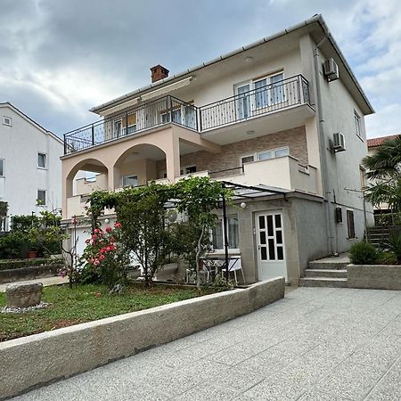 Apartment Dida Krk Town Exterior foto